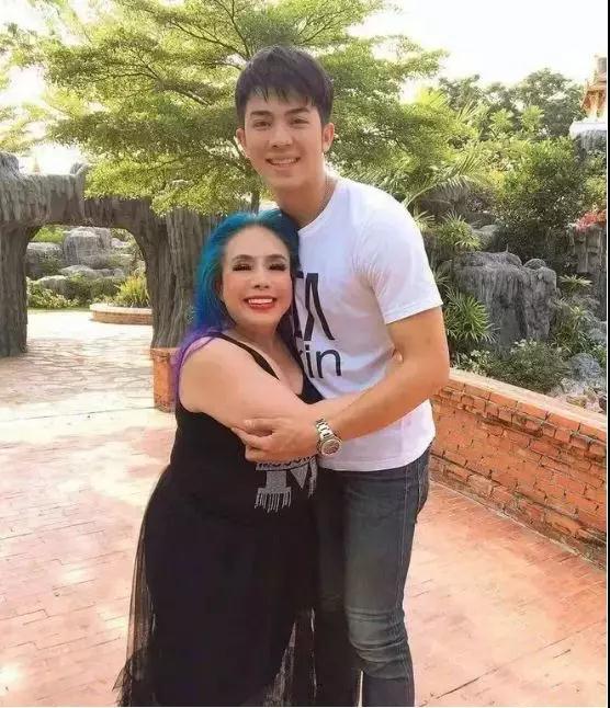 听说你不想努力?教你如何让富婆爱上你第5张